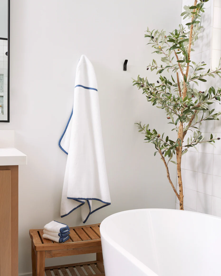 247-the-hooded-towel-2-washcloth-set-30.webp The Hooded Towel + 2 Washcloth Set